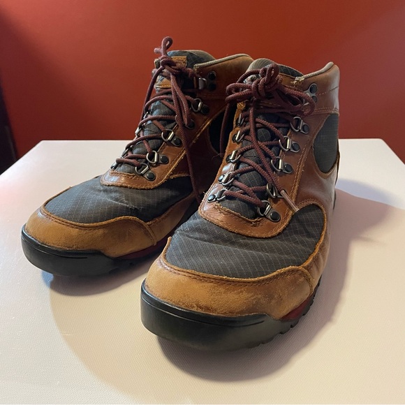 Danner Men’s Jag Barley Lace Up Green & Brown Distressed Gorpcore Hiking Boots